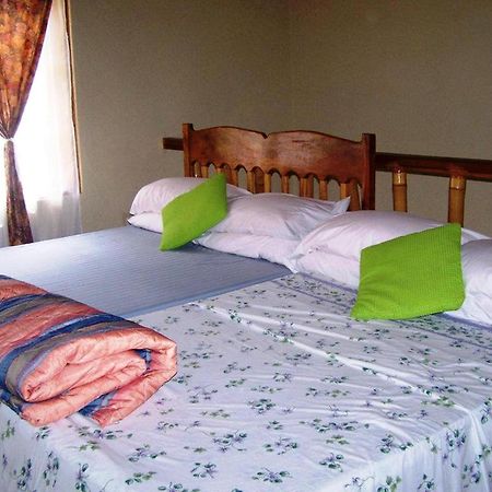 Lazi Beach Club Resort Siquijor Bilik gambar